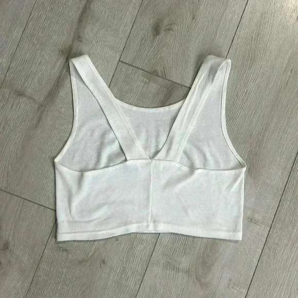 BNWOT Korea Style  Only You White crop tank top size Xs/S - Picture 2 of 5